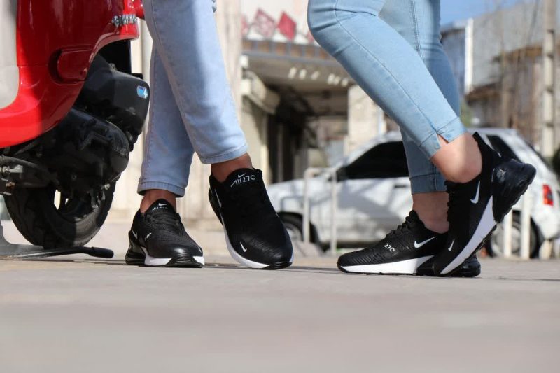 خرید اینترنتی کفش کتونی اسپرت زنانه دخترانه مدل نایک 270 مشکی زیره سفید نرم و راحت اصفهان