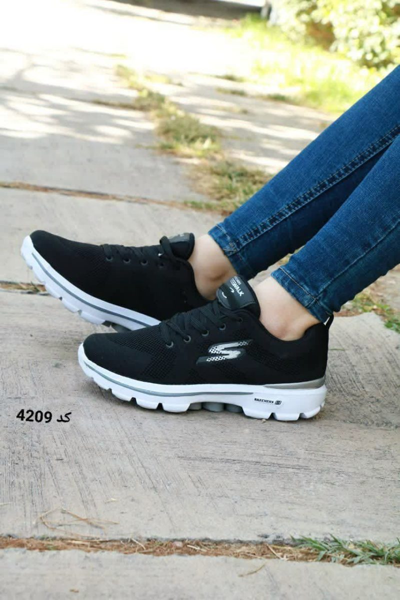 خرید اینترنتی کفش کتونی اسپرت زنانه ودخترانه مدل اسکیچرز زیره ماساژوری عالی برای پیاده روی اصفهان