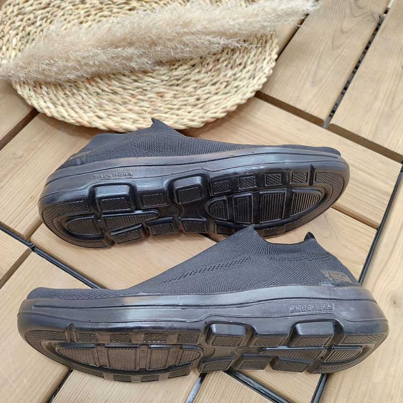 خرید اینترنتی کفش کتونی راحتی مردانه پسرانه مدل اسکیچرز کاملا خوش پا و راحت مشکی تمام اصفهان