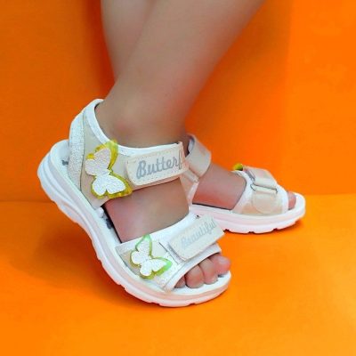 خرید اینترنتی کفش صندل تابستانه بچگانه دخترانه مدل پروانه ای کشی نرم و بادوام سفید آبی اصفهان جذاب