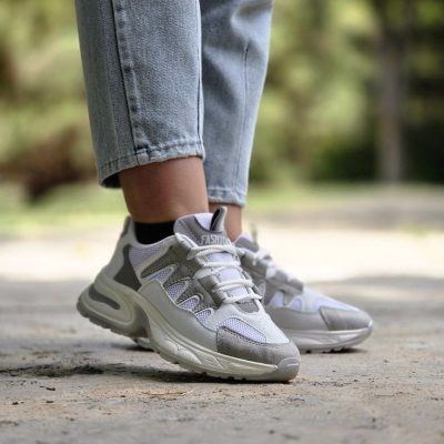 خرید اینترنتی کفش کتونی اسپرت دخترانه و زنانه مدل فشیون سفید طوسی خاص و جذاب زیبا اصفهان