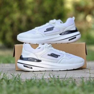 خرید اینترنتی کفش کتونی اسپرت مردانه پسرانه بزرگپا مدل اسکیچرز باکیفیت و سبک رنگ سفید تمام جذاب اصفهان