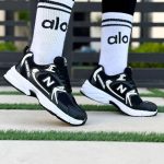 خرید اینترنتی کفش کتونی ست اسپرت زنانه و مردانه مدل نیوبالانس530 بی نقص و درجه یک رنگ مشکی سفید سبک اصفهان