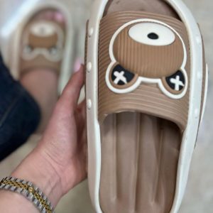 خرید اینترنتی دمپایی کرومی عرسکی زنانه و دخترانه مدل جسیکا مدرن و اصیل رنگ سفید قهوه ای جذاب اصفهان