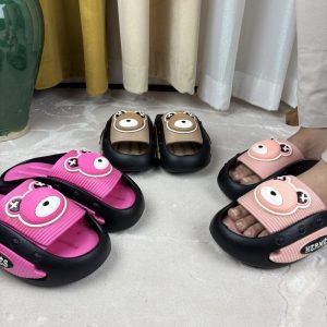 خرید اینترنتی دمپایی کرومی عرسکی زنانه و دخترانه مدل جسیکا ایده ال برای استفاده روزمره و خاص در رنگ بندی متنوع و جذاب اصفهان