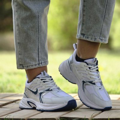 خرید اینترنتی کفش کتونی اسپرت زنانه دخترانه مدل نایک مناسب برای استفاده روزمره رنگ سفید سورمه ای بی نظیر اصفهان