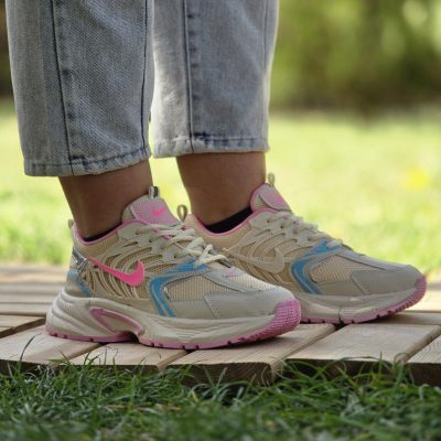 خرید اینترنتی کفش کتونی اسپرت زنانه دخترانه مدل نایک سبک وزن و عالی رنگ کرم صورتی ابی زیبا اصفهان