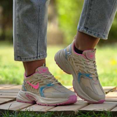 خرید اینترنتی کفش کتونی اسپرت زنانه دخترانه مدل نایک چشم نواز و زیبا رنگ کرم صورتی ابی عالی اصفهان