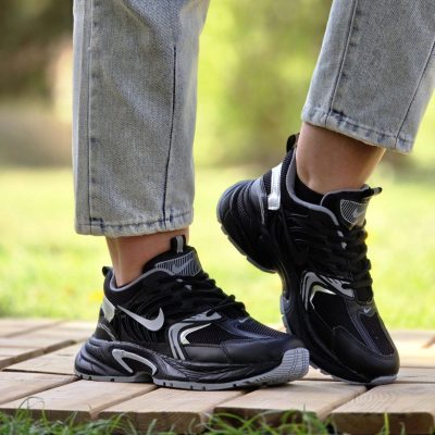 خرید اینترنتی کفش کتونی اسپرت زنانه دخترانه مدل نایک با کیفیت بالا و مقاوم رنگ مشکی طوسی نقره ای زیبا اصفهان