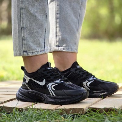 خرید اینترنتی کفش کتونی اسپرت زنانه دخترانه مدل نایک خوش پوش و خاص رنگ مشکی نقره ای جذاب اصفهان