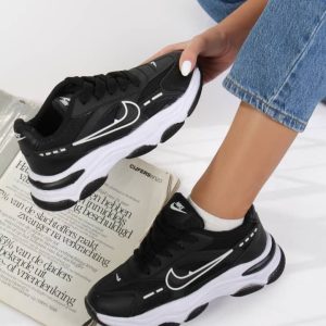 خرید اینترنتی کفش کتونی اسپرت زنانه دخترانه مدل نایک جذااب و بی مانند رنگ مشکی زیره سفید با ظرافت اصفهان