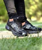 خرید اینترنتی کفش کتونی اسپرت مردانه و پسرانه مدل نیوبالانس طرح کپسولی رنگ مشکی تمام سبک اصفهان