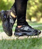 خرید اینترنتی کفش کتونی اسپرت مردانه و پسرانه مدل نیوبالانس طرح کپسولی رنگ مشکی تمام سبک اصفهان