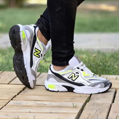 خرید اینترنتی کفش کتونی اسپرت مردانه و پسرانه مدل نیوبالانس طرح کپسولی خاص و جدید رنگ سفید طوسی بی مانند اصفهان