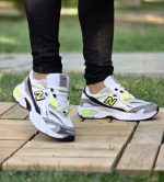 خرید اینترنتی کفش کتونی اسپرت مردانه و پسرانه مدل نیوبالانس طرح کپسولی خاص و جدید رنگ سفید طوسی بی مانند اصفهان