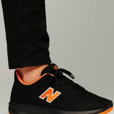 خرید اینترنتی کفش کتونی اسپرت مردانه و پسرانه مدل نیوبالانس بسیار مقاوم و بادوام رنگ مشکی نارنجی ویژه اصفهان