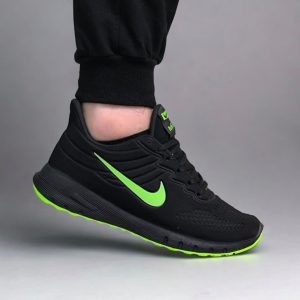 خرید اینترنتی کفش کتونی اسپرت مردانه پسرانه مدل نایک بسیار نرم و راحت رنگ مشکی سبز جدید اصفهان