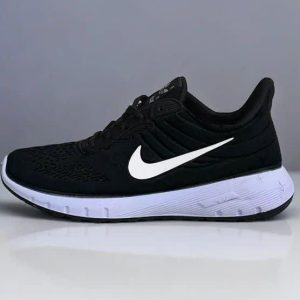 خرید اینترنتی کفش کتونی اسپرت مردانه پسرانه مدل نایک پرفروش و جذاب رنگ مشکی سفید زیبا اصفهان