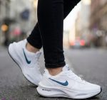 خرید اینترنتی کفش کتونی اسپرت مردانه پسرانه مدل نایک با کیفیت عالی رنگ سفید نایک آبی زیبا اصفهان